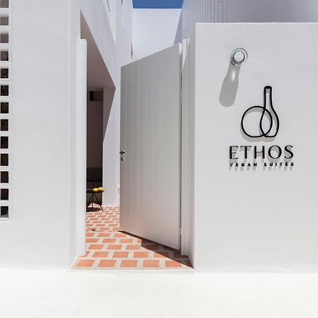 Ethos Vegan Suites Фира Екстериор снимка