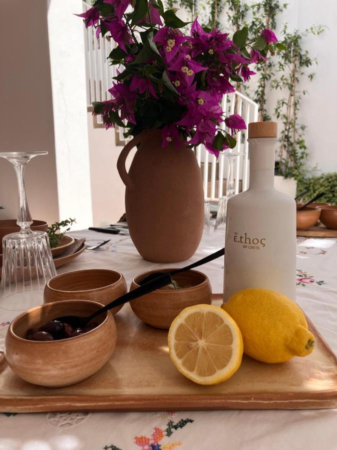 Ethos Vegan Suites Фира Екстериор снимка